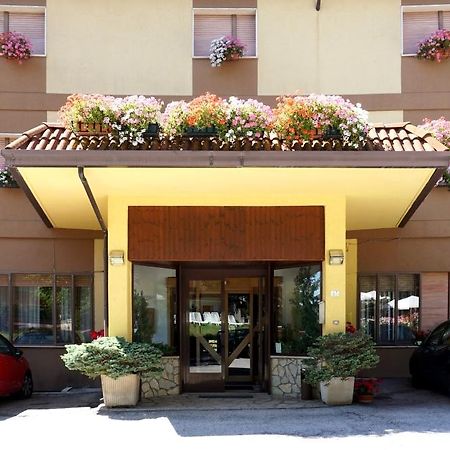 Family Hotel Como Rivisondoli Kültér fotó