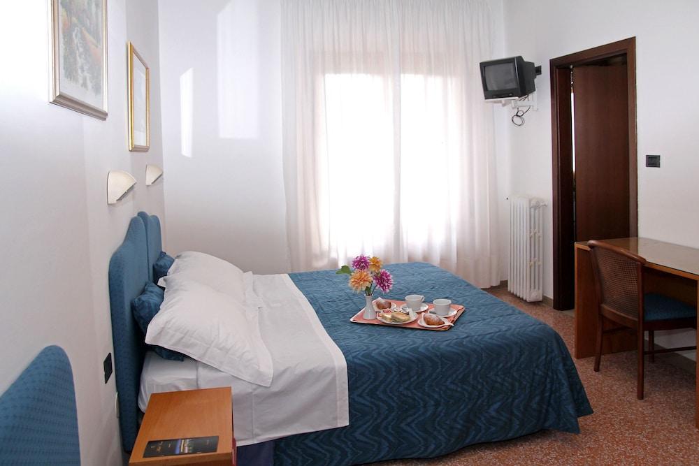 Family Hotel Como Rivisondoli Kültér fotó